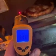 Braai Backofen Temperatur gemessen auf dem Pizzastein